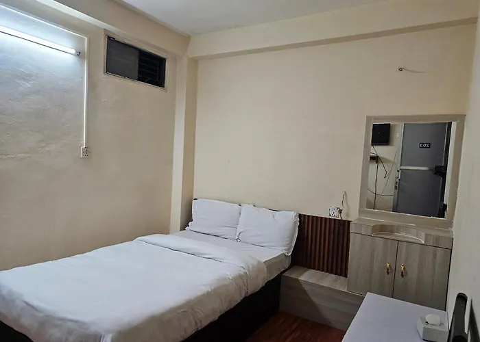 R Valley View And Family Restaurant Pvt Ltd Hotel 2*
